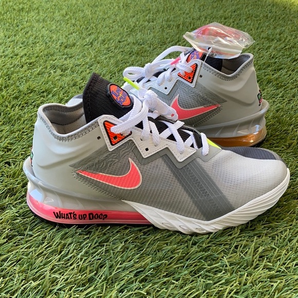 Nike Lebron XVIII Low main image 5